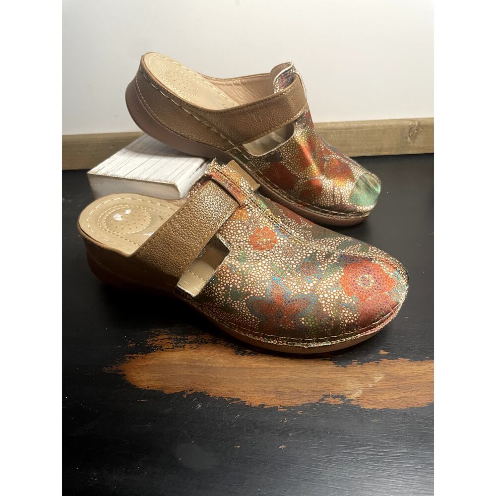 Atalina Gold Mules sz 6.5